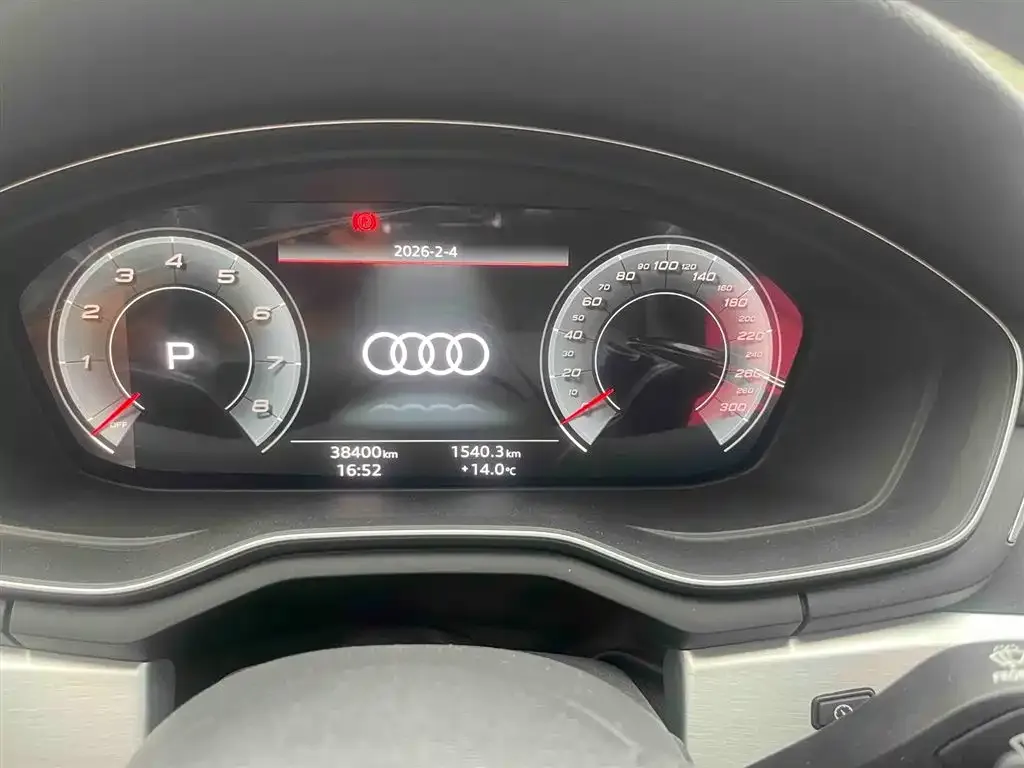 Audi A4L 2021 из CN, фото 2