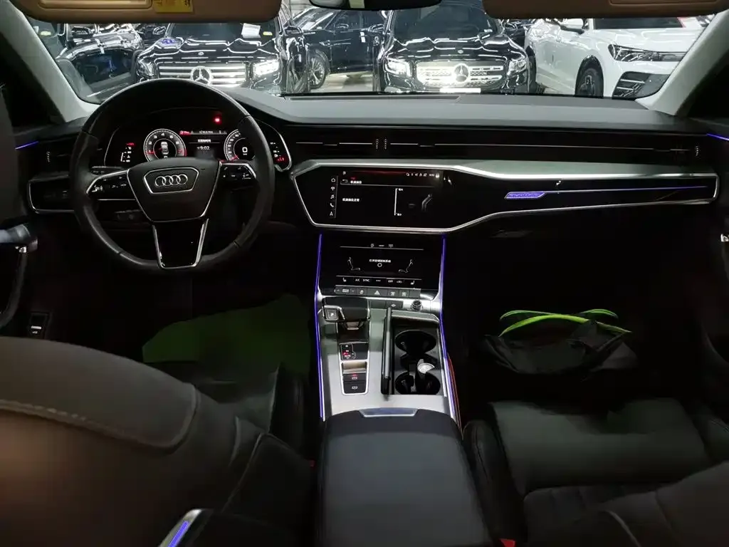 Audi A6L 2022 из CN, фото 2