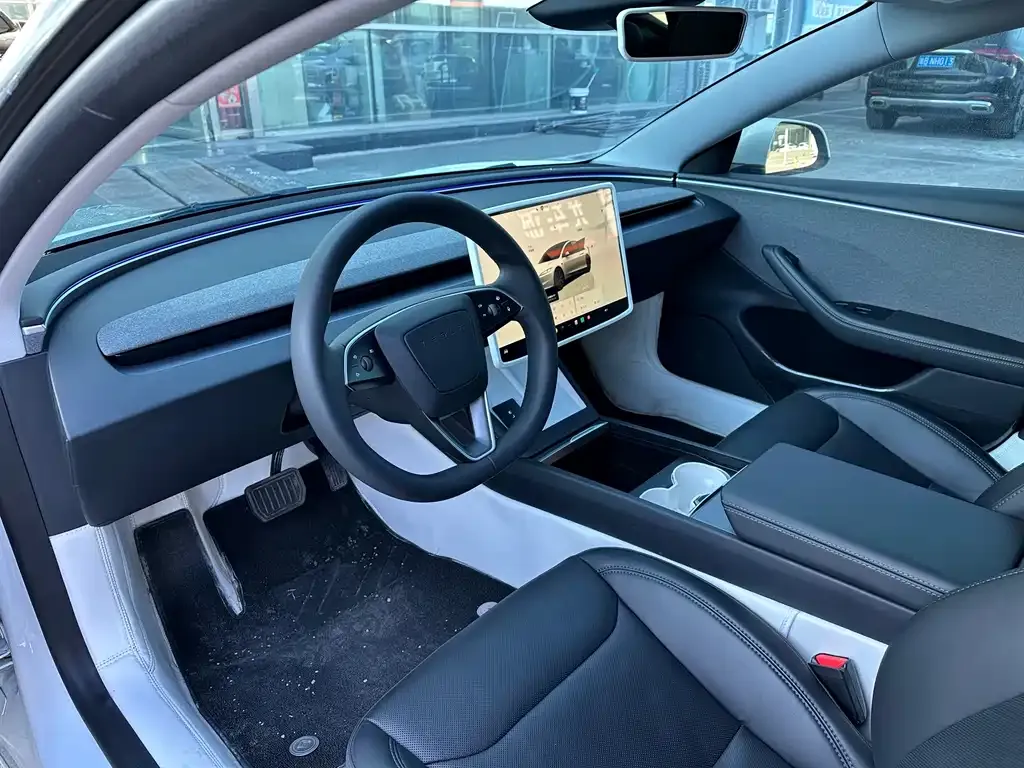 Tesla Model 3 — фото 5