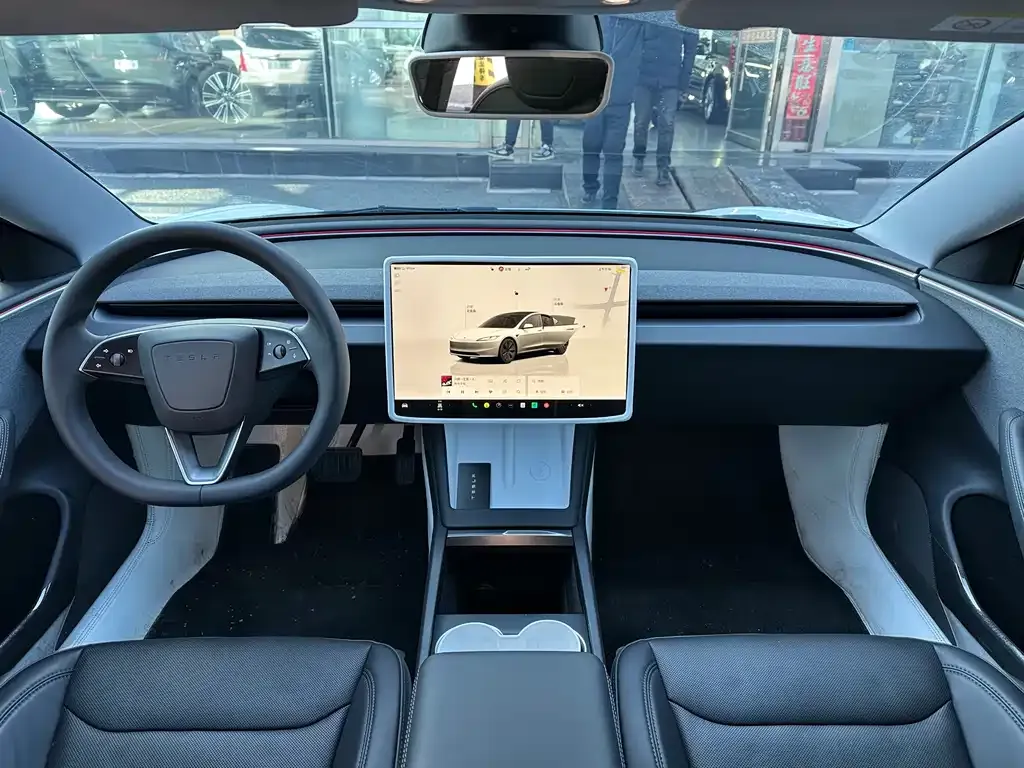 Tesla Model 3 — фото 8