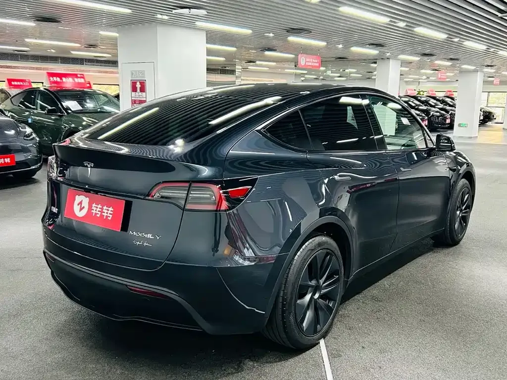 Tesla Model Y — фото 7