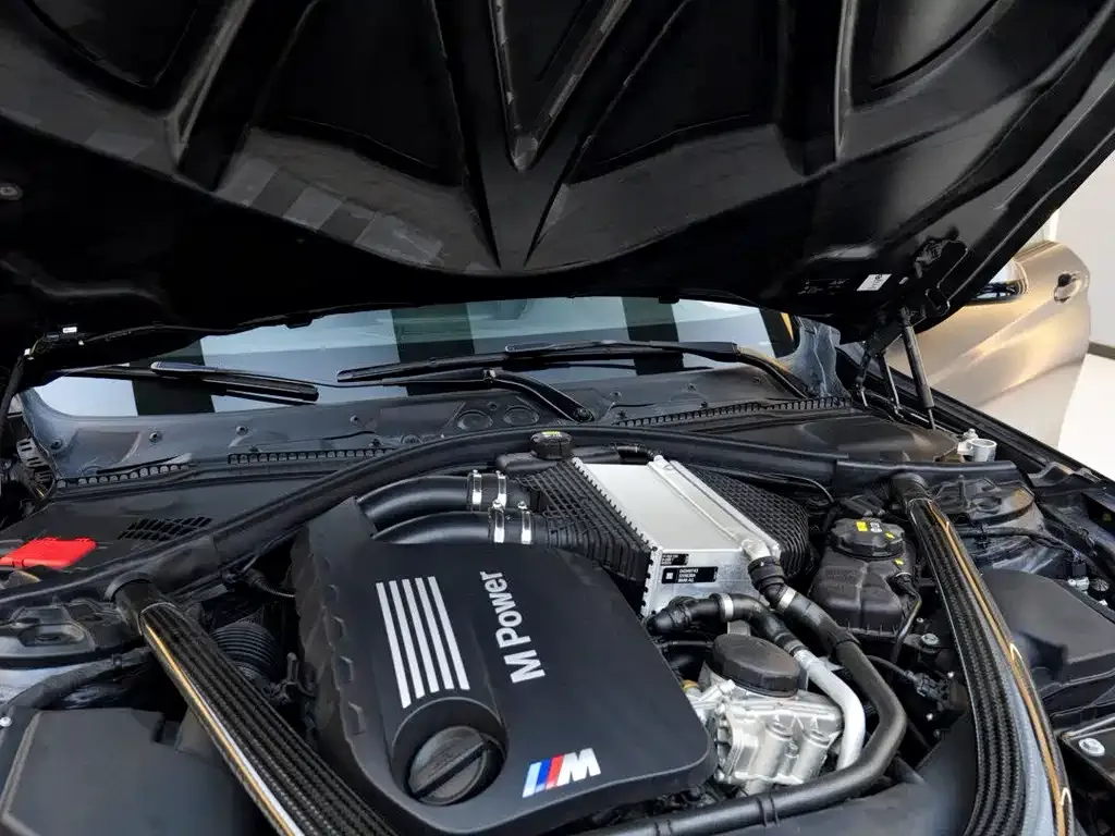 BMW M4 — фото 10