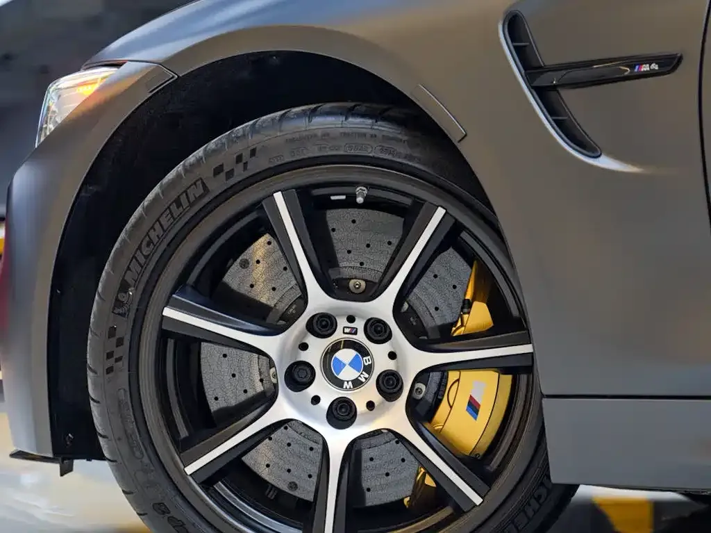 BMW M4 — фото 9