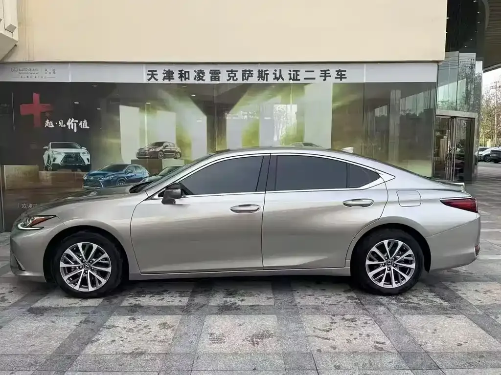 Lexus ES 2023 из CN, фото 3
