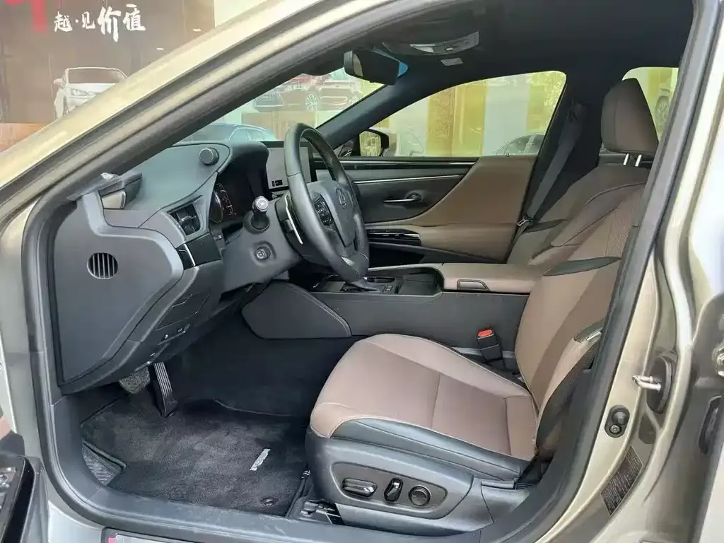 Lexus ES 2023 из CN, фото 6