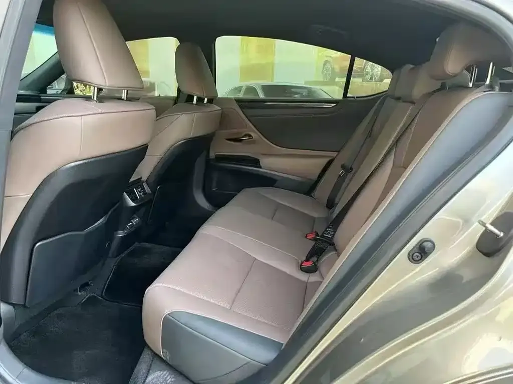 Lexus ES 2023 из CN, фото 5