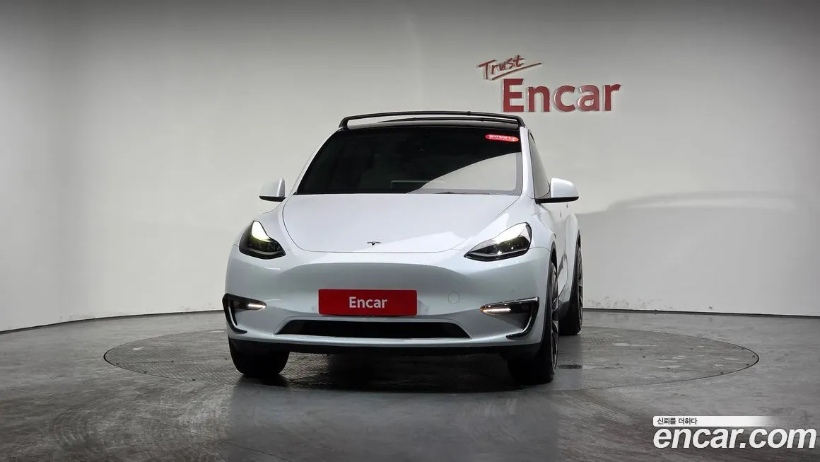 Tesla Model Y — фото 9
