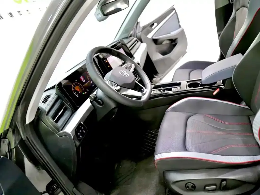 Volkswagen Lamando 2024 из CN, фото 6