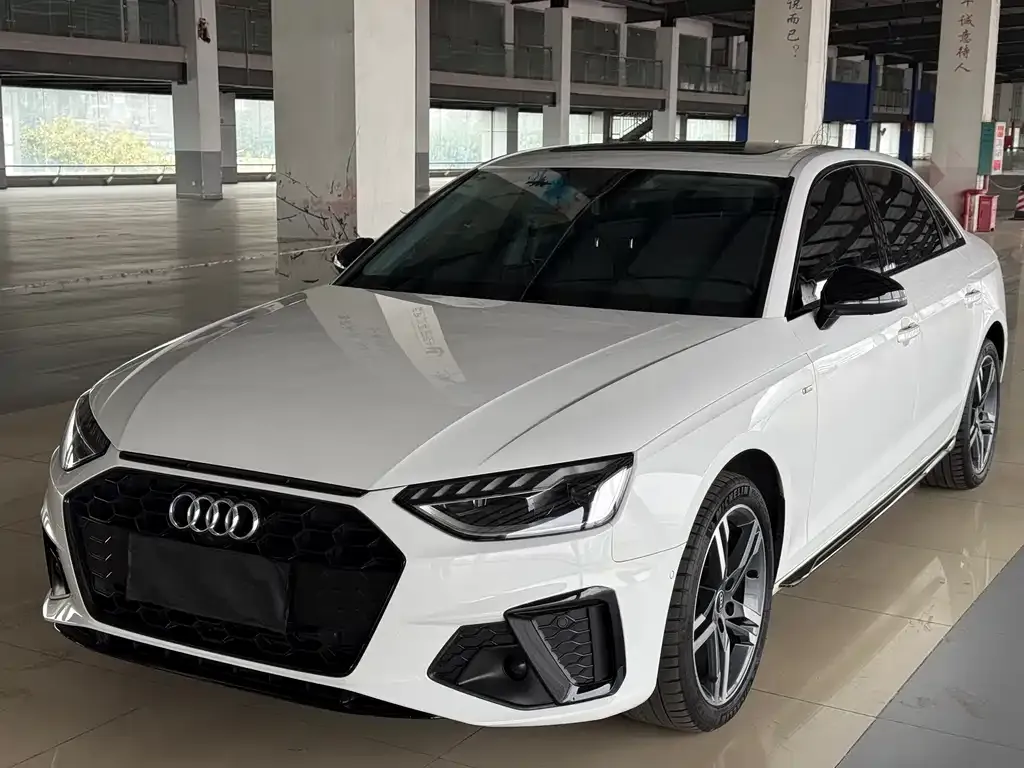 Audi A4L 2022 из CN, фото 1