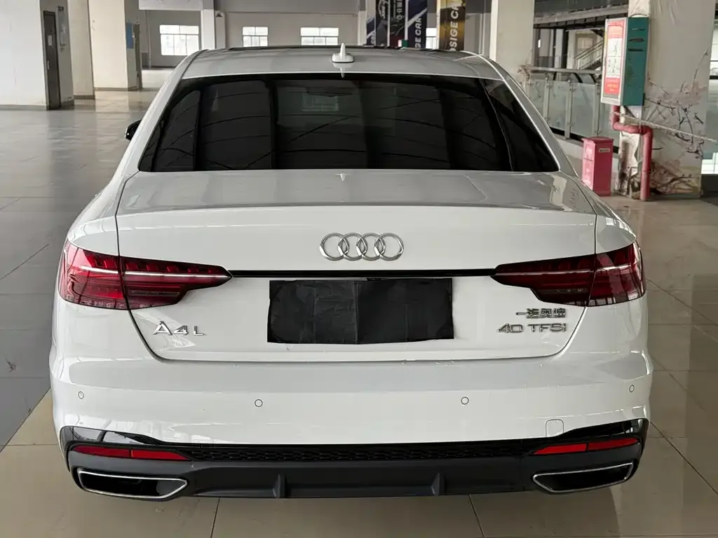 Audi A4L 2022 из CN, фото 6
