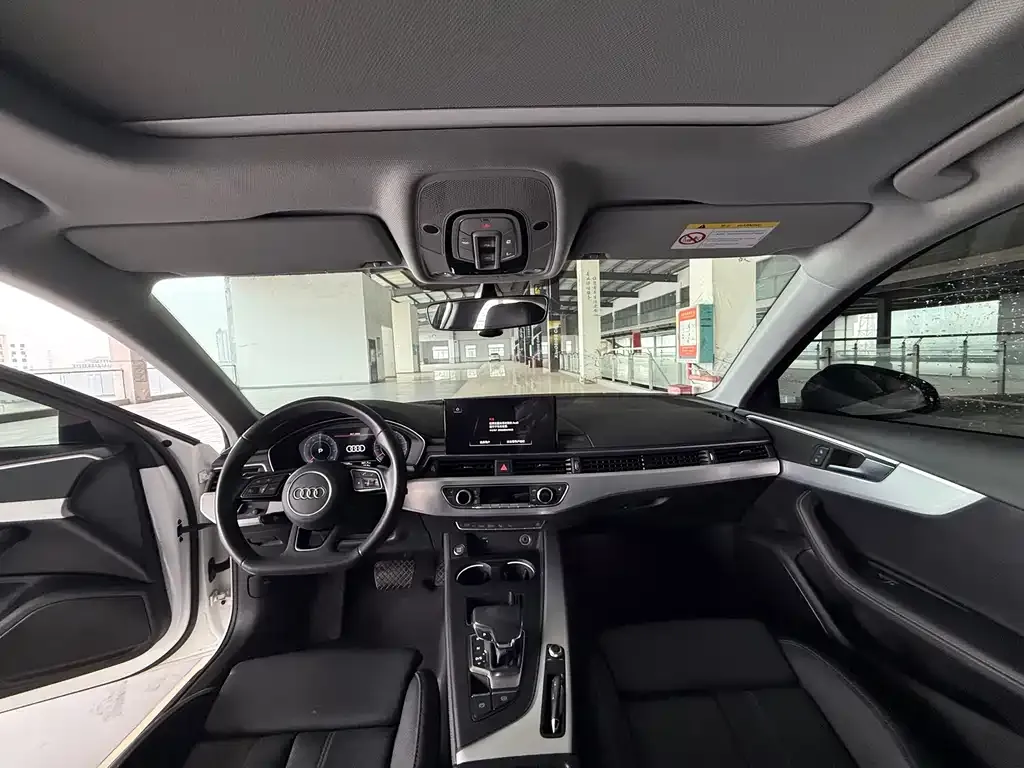 Audi A4L 2022 из CN, фото 2