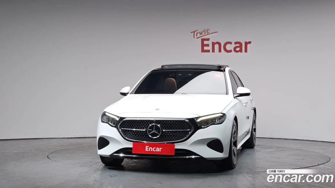 Mercedes-Benz E-Class — фото 10