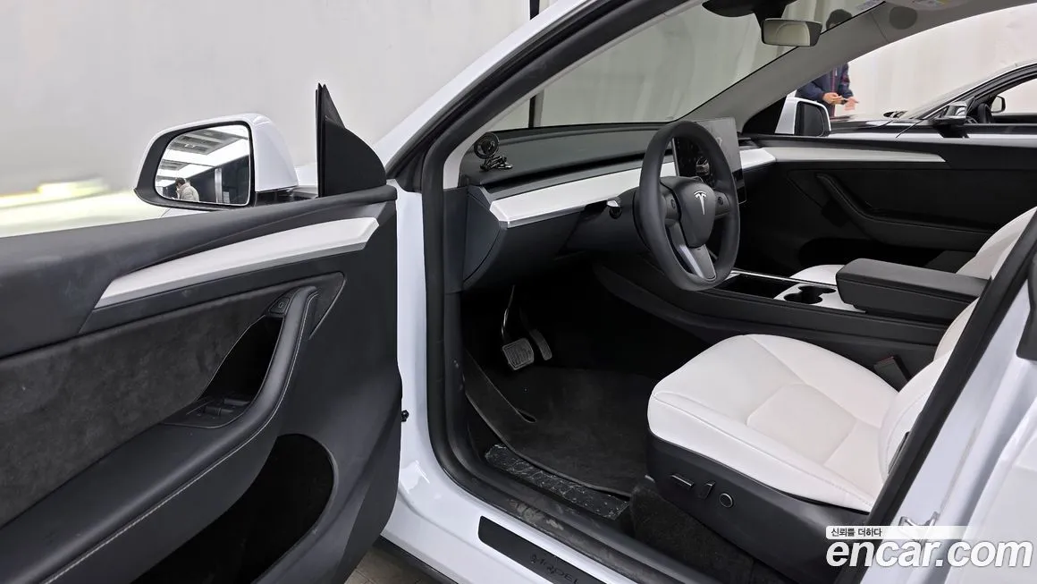 Tesla Model Y — фото 7
