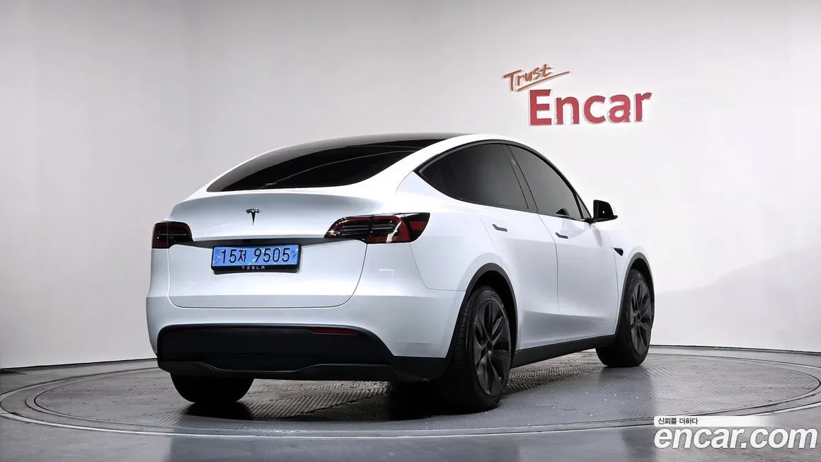 Tesla Model Y — фото 3