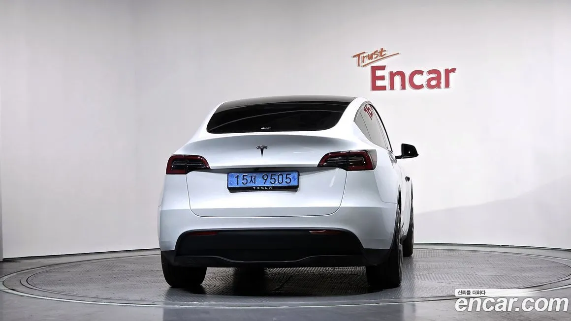 Tesla Model Y — фото 4
