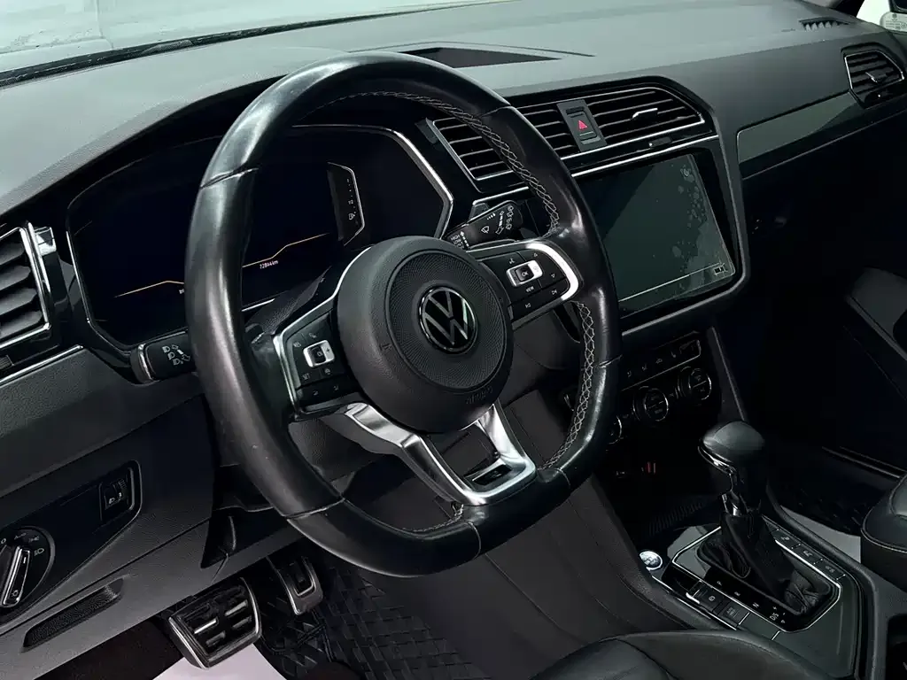Volkswagen Tiguan L 2021 из CN, фото 4