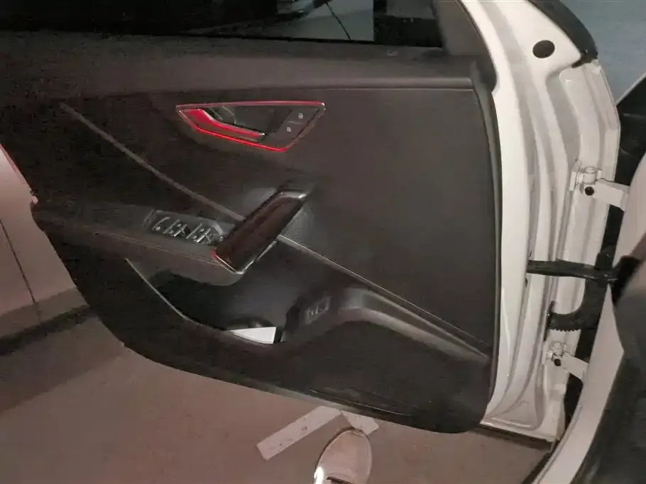 Audi Q2L 2022 из CN, фото 3