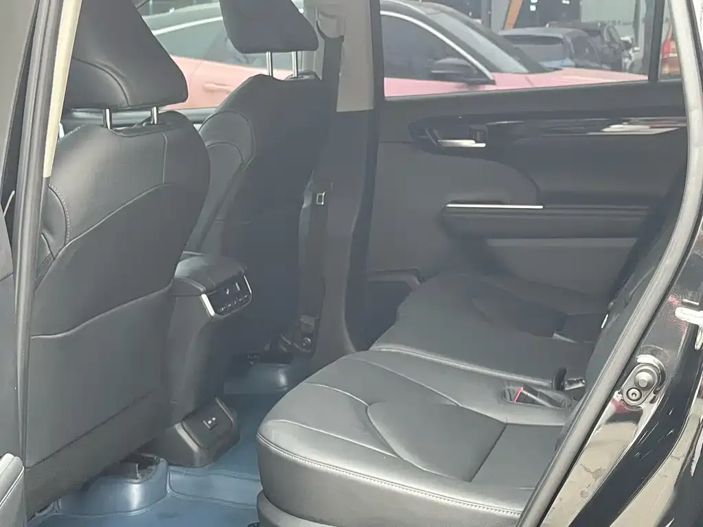 Toyota Highlander 2022 из CN, фото 2