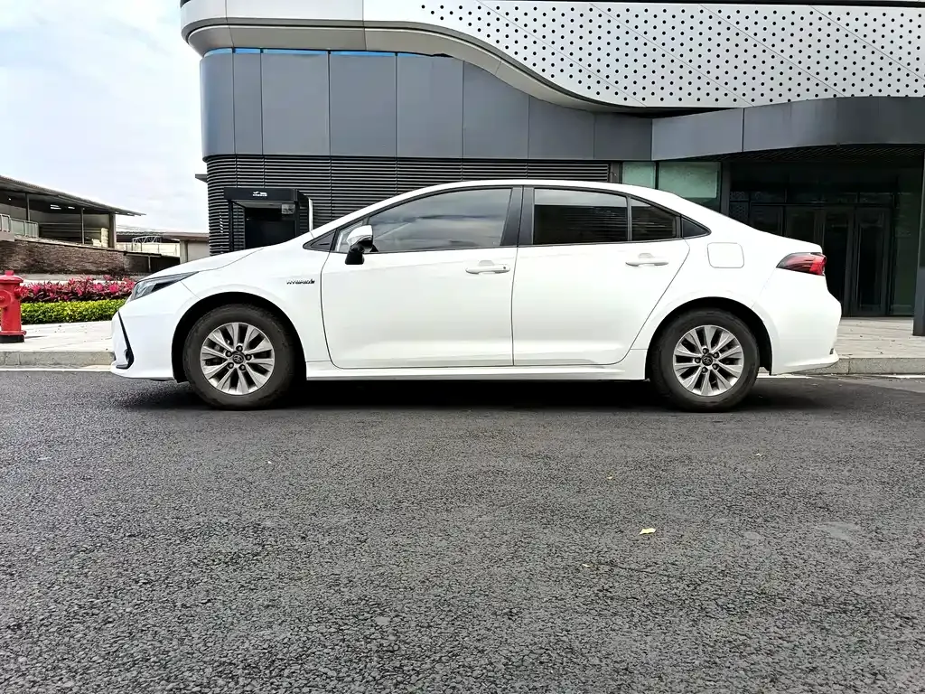 Toyota Corolla 2024 из CN, фото 9
