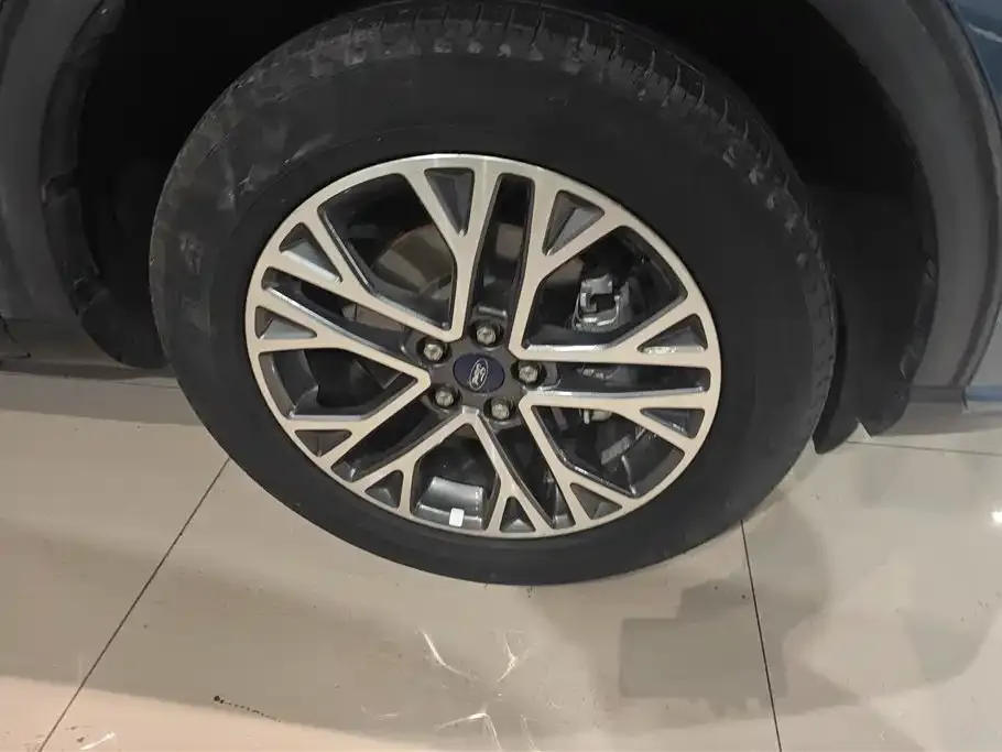 Ford Escape 2021 из CN, фото 4