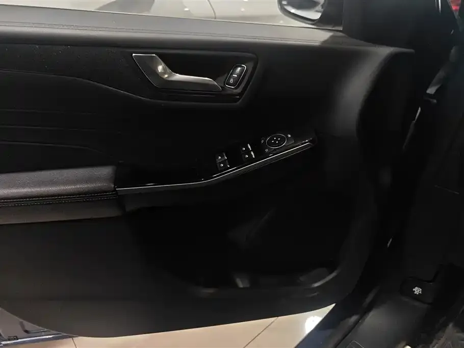 Ford Escape 2021 из CN, фото 5