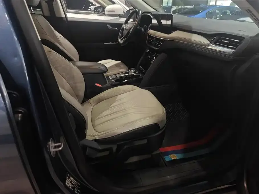 Ford Escape 2021 из CN, фото 8