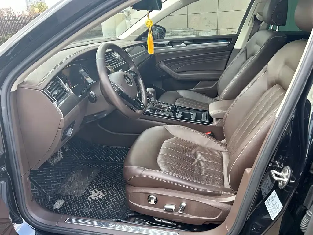 Volkswagen Phideon 2022 из CN, фото 8