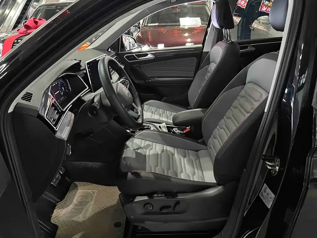 Volkswagen Tiguan L 2024 из CN, фото 5