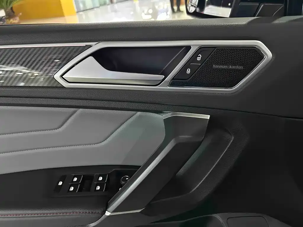 Volkswagen Tiguan L 2024 из CN, фото 2