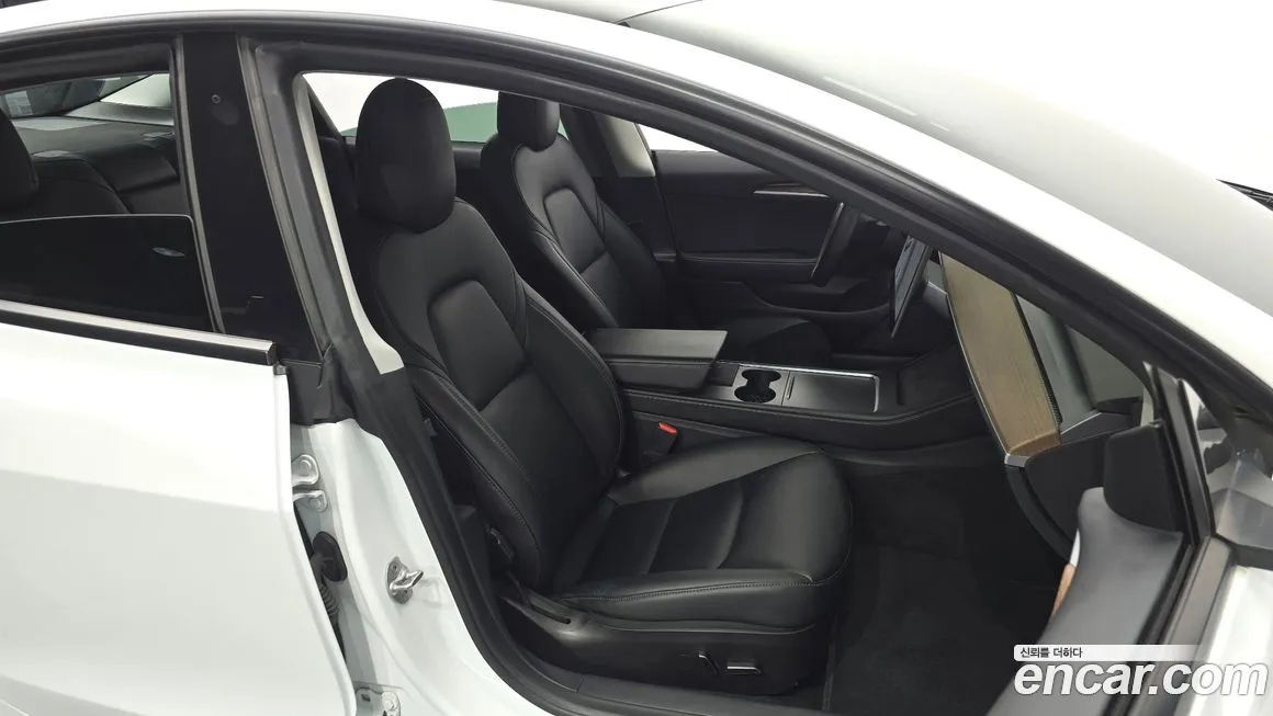 Tesla Model 3 — фото 10