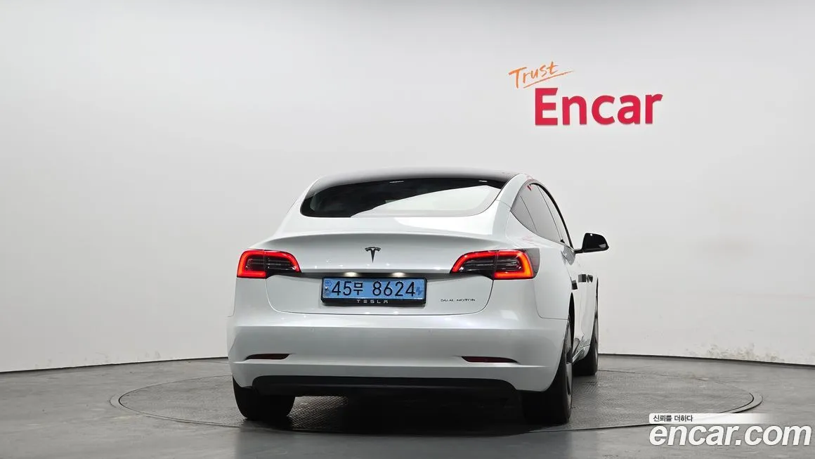Tesla Model 3 — фото 6