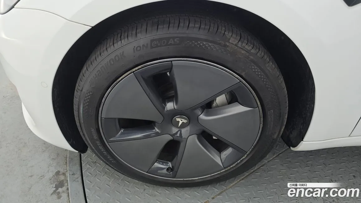 Tesla Model 3 — фото 2