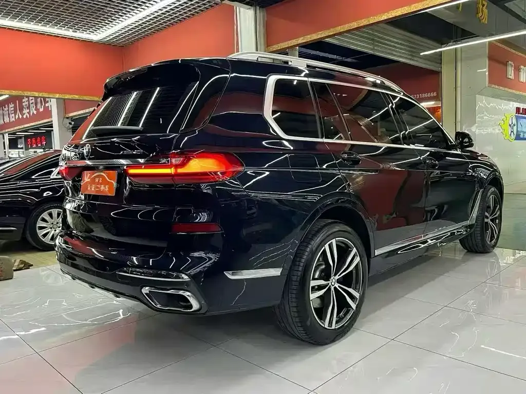 BMW X7 — фото 6