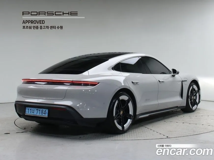 Porsche Taycan 2025 из KR, фото 8