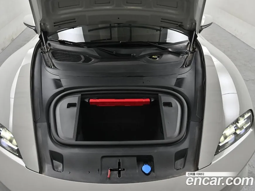 Porsche Taycan 2025 из KR, фото 4