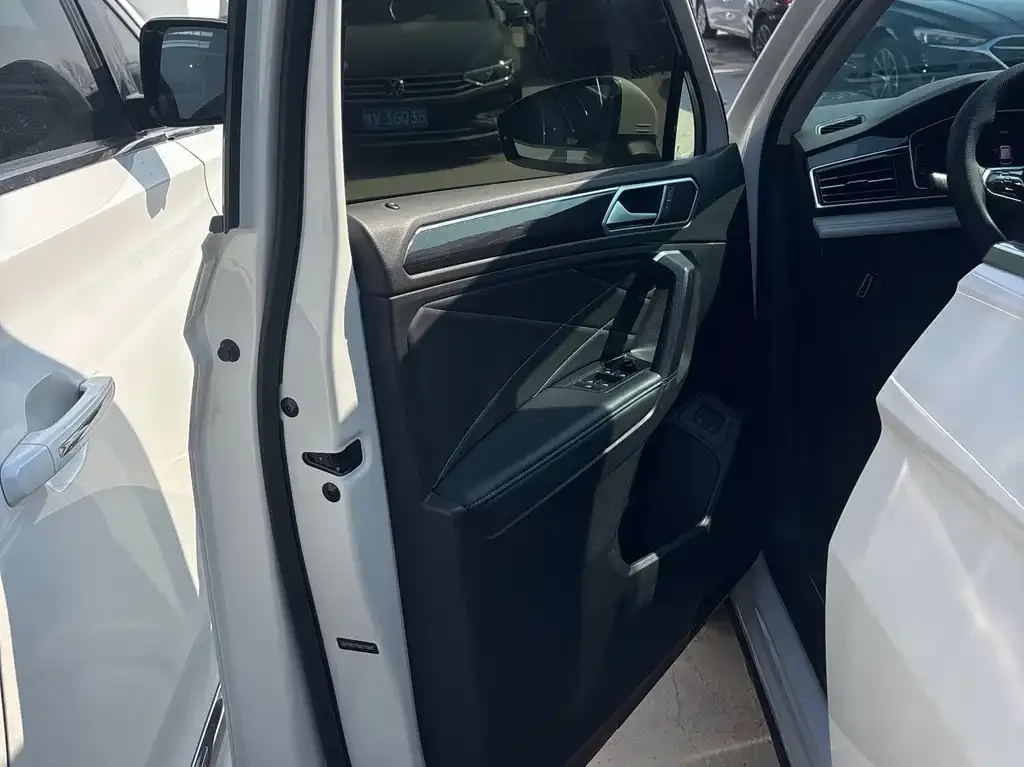 Volkswagen Tiguan L New Energy 2022 из CN, фото 5