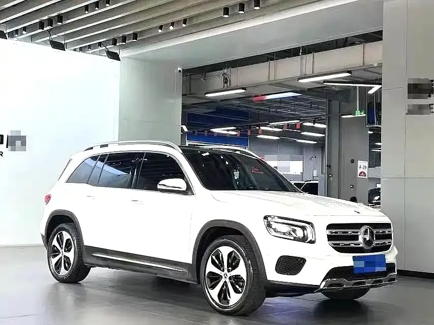 Mercedes-Benz GLB — фото 8