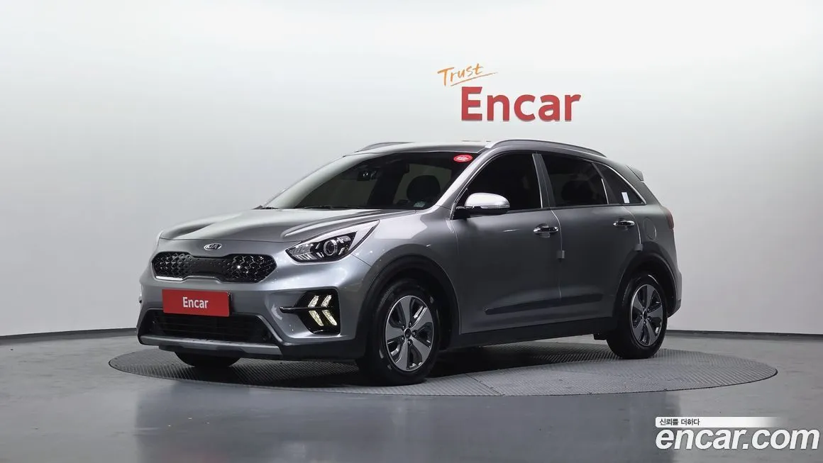Kia Niro — фото 1