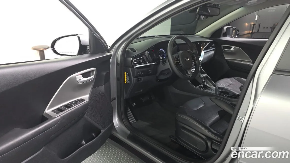 Kia Niro — фото 10