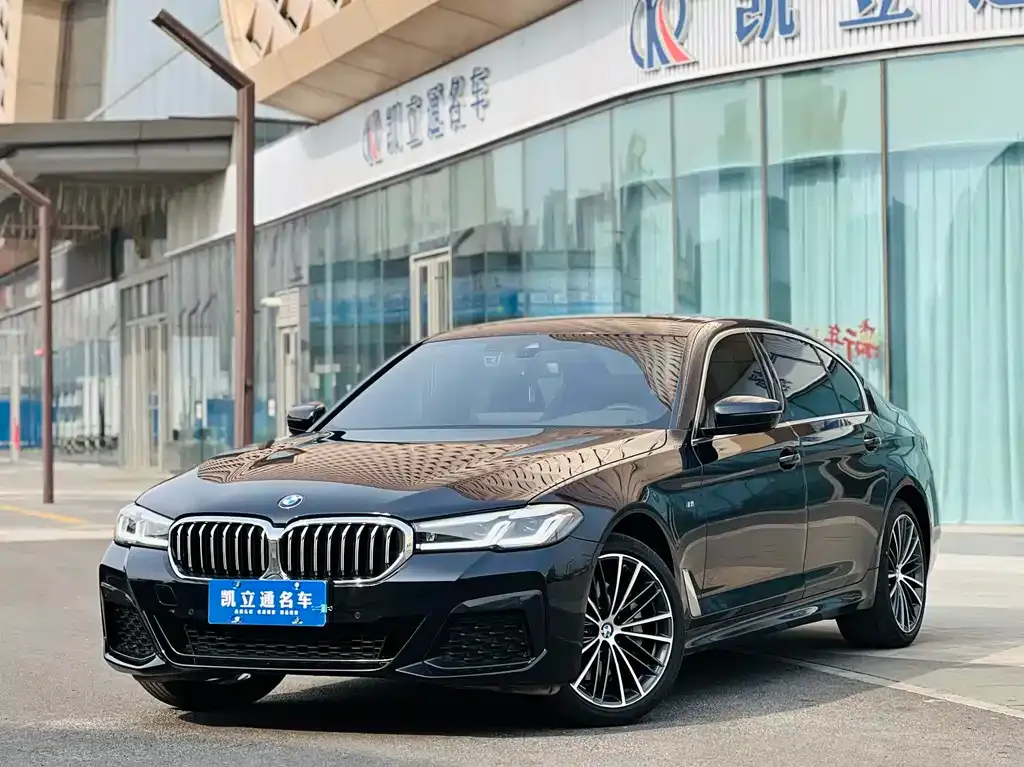 BMW 5 Series — фото 1
