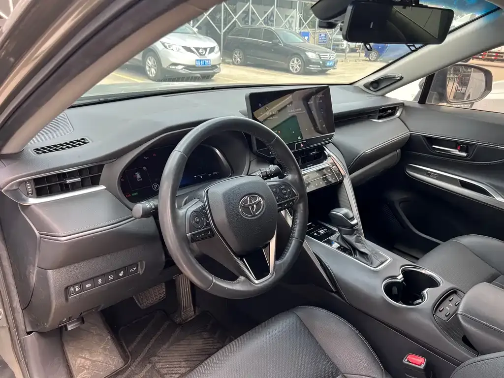Toyota Harrier 2021 из CN, фото 3