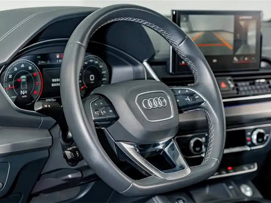 Audi Q5L Sportback — фото 3
