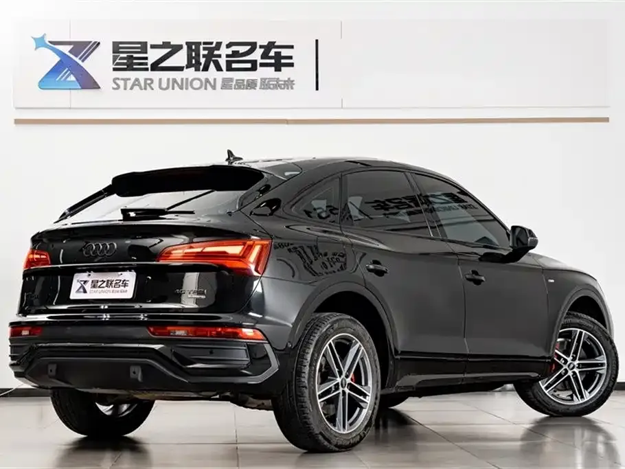 Audi Q5L Sportback — фото 8