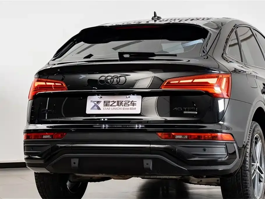 Audi Q5L Sportback — фото 10
