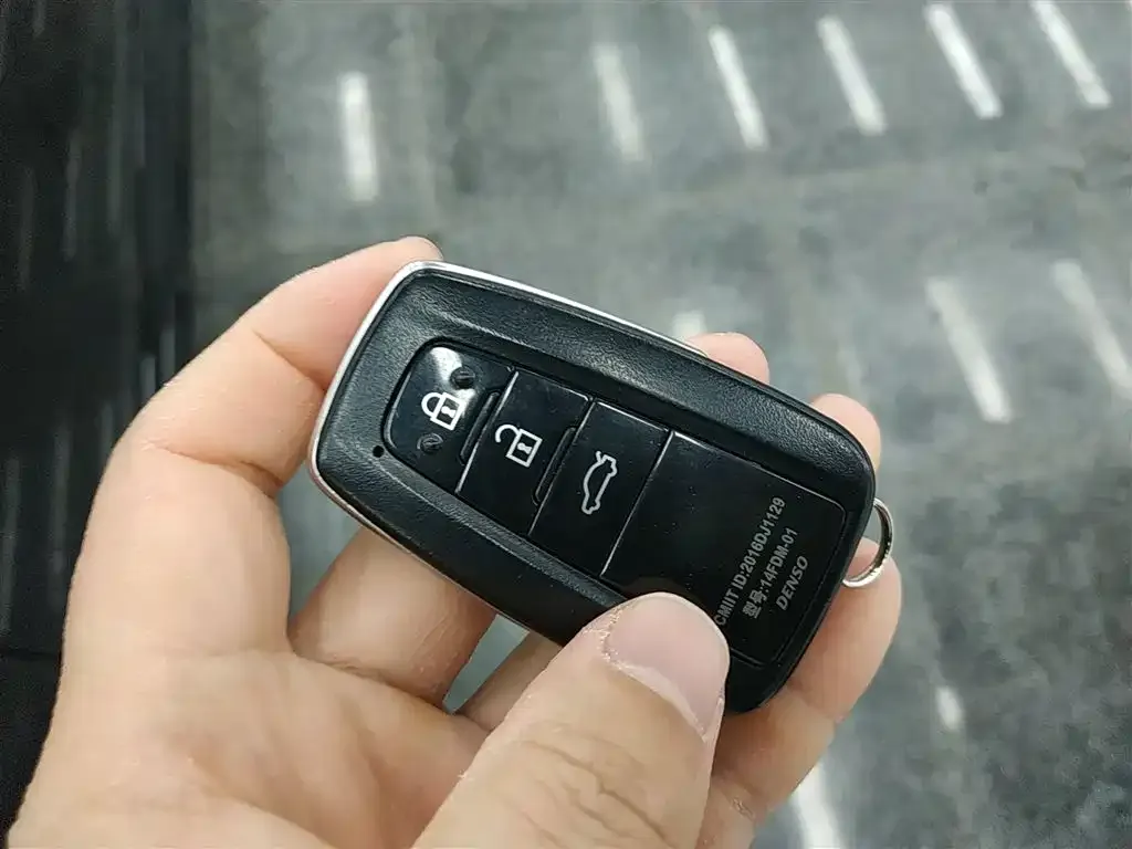 Toyota Camry 2022 из CN, фото 2