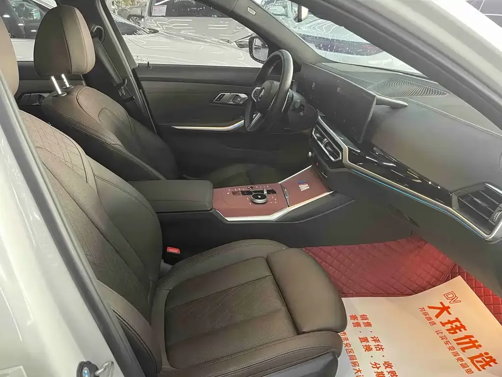 BMW 3 Series 2023 из CN, фото 2
