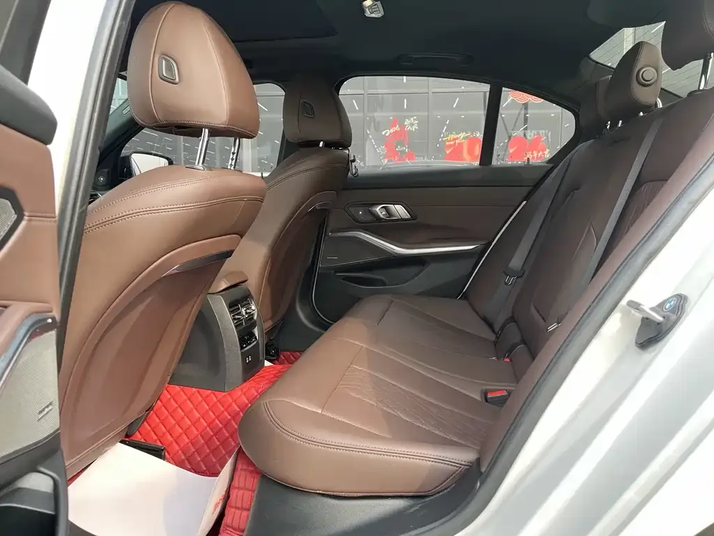 BMW 3 Series 2023 из CN, фото 9