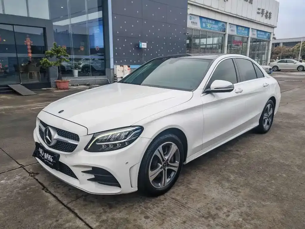 Mercedes-Benz C-Class — фото 1