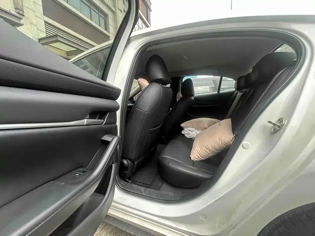 Mazda 3 Axela 2023 из CN, фото 2