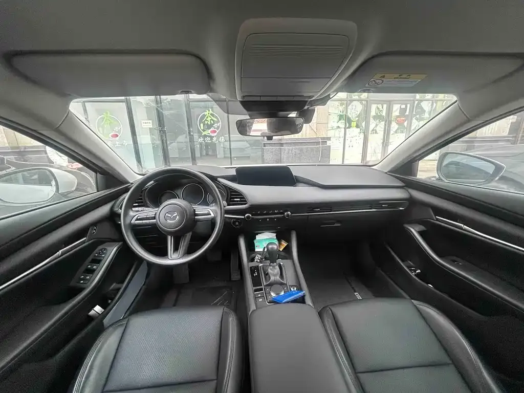 Mazda 3 Axela 2023 из CN, фото 4